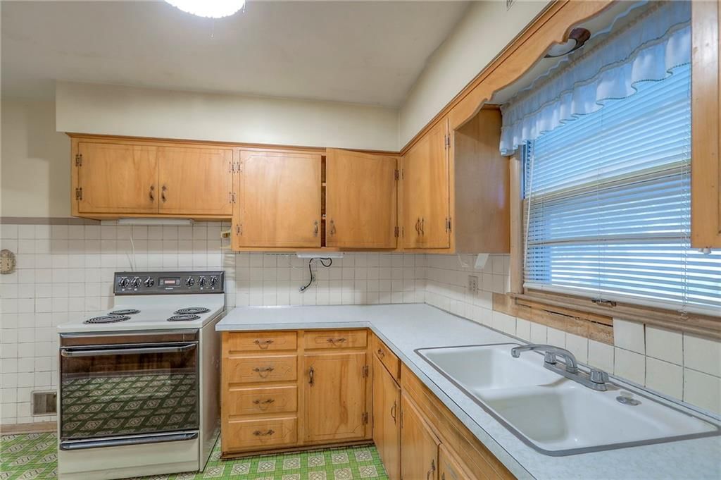Photo 24 of 40 - 8901 McGee Street