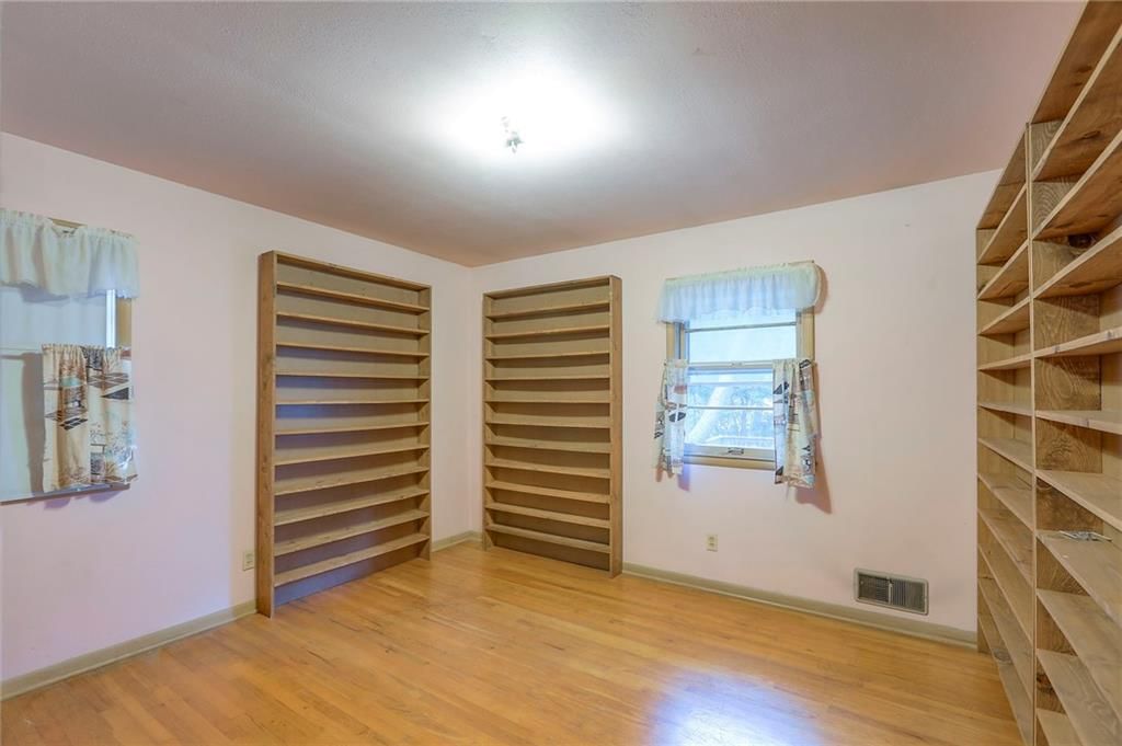 Photo 28 of 40 - 8901 McGee Street
