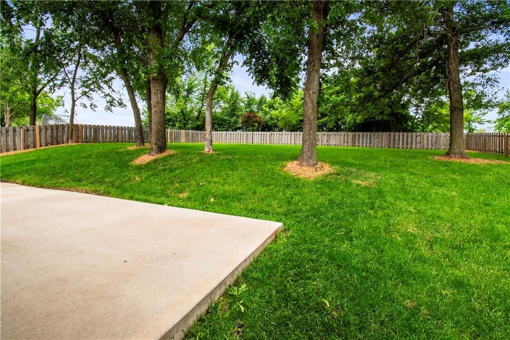 916 SE Forest Ridge Court — photo 29
