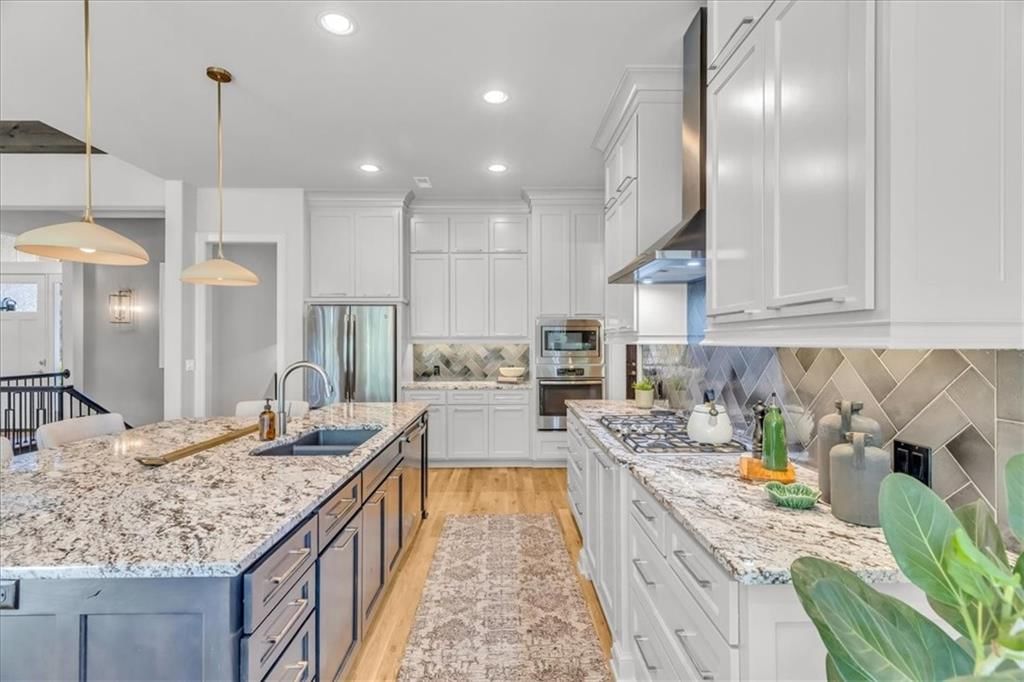 Photo 6 of 44 - 2136 NE 105th Street