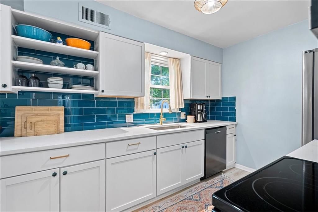 Photo 9 of 29 - 14201 W 94th Terrace