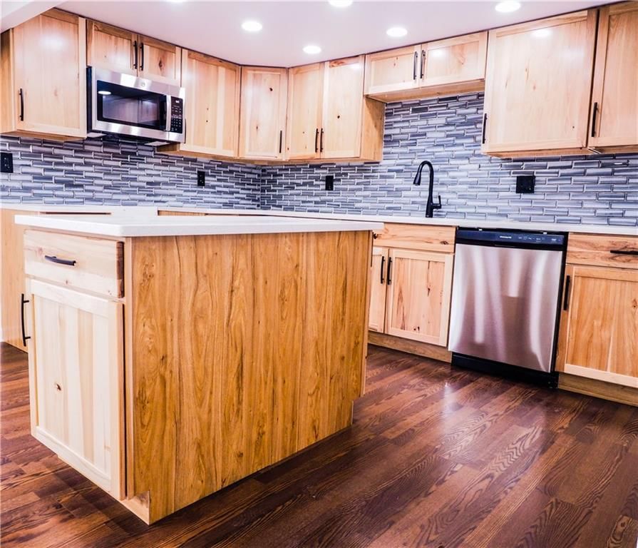 Photo 5 of 21 - 4224 N Spruce Avenue
