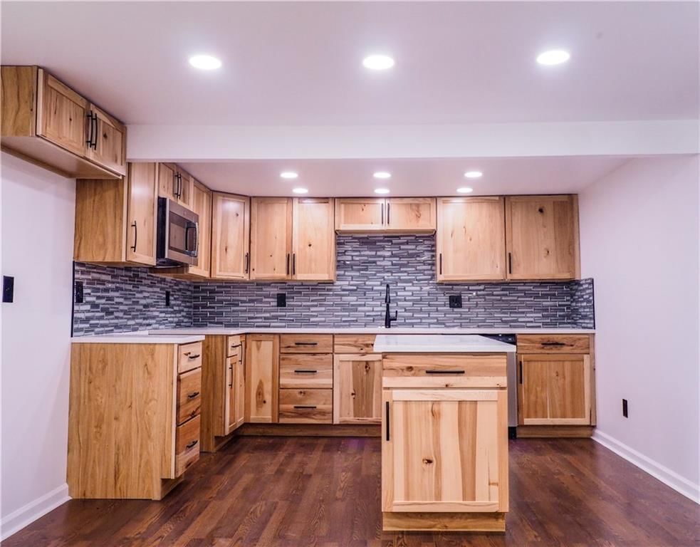 Photo 6 of 21 - 4224 N Spruce Avenue