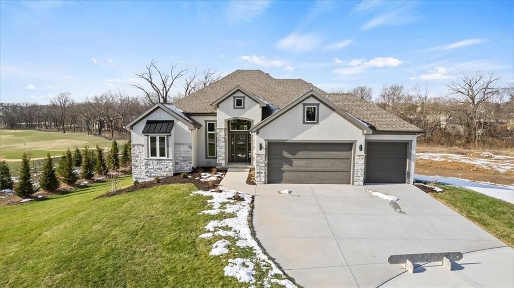 4722 Clubhouse Drive, Basehor, KS