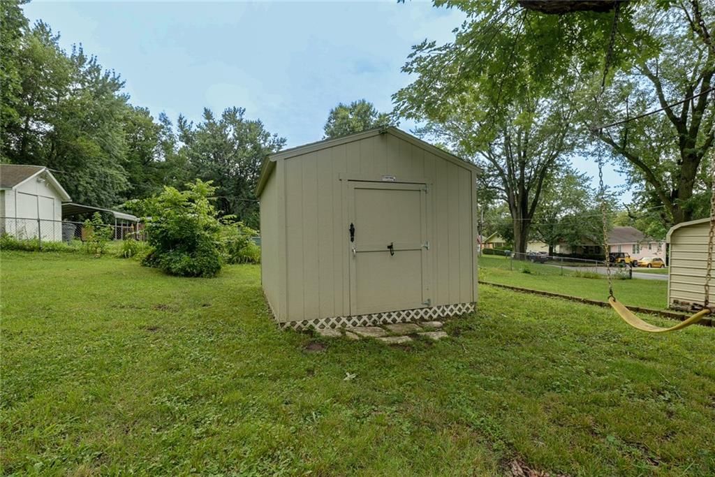 1317 S Pleasant Street — photo 27