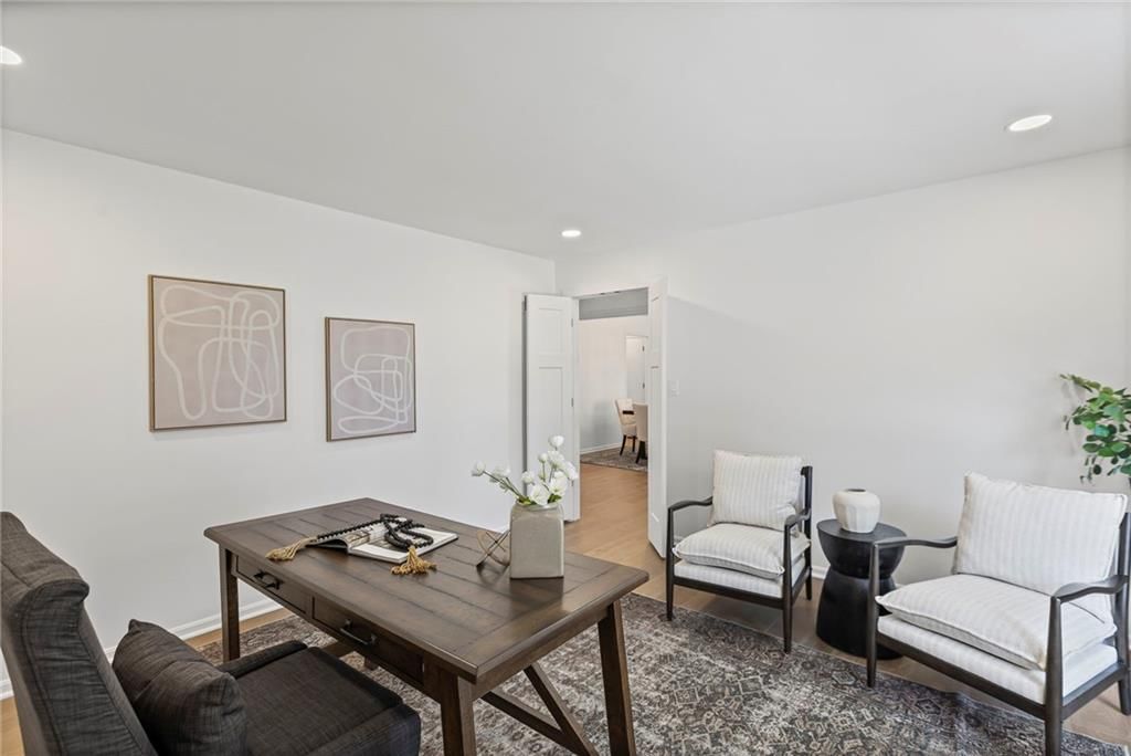 Photo 10 of 52 - 7401 W 99th Street