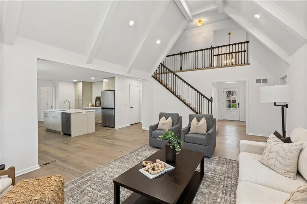 Photo 12 of 52 - 7401 W 99th Street