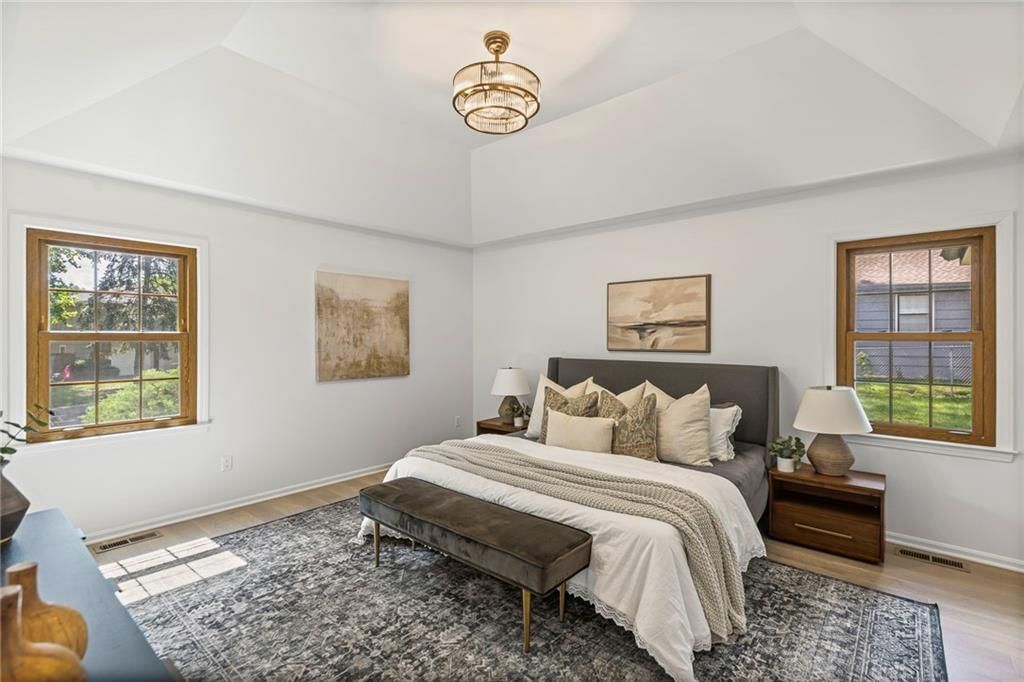Photo 20 of 52 - 7401 W 99th Street