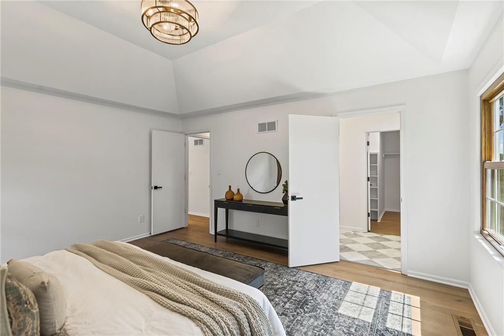 Photo 23 of 52 - 7401 W 99th Street