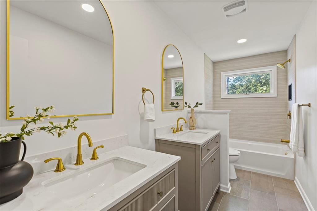 Photo 28 of 52 - 7401 W 99th Street