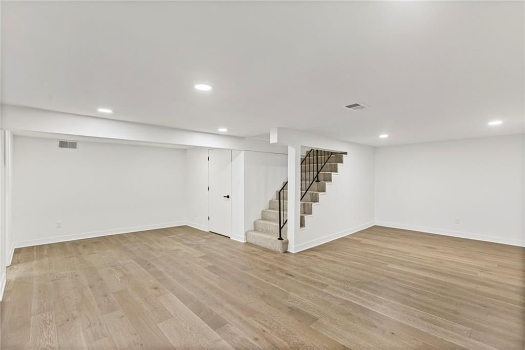 Photo 36 of 52 - 7401 W 99th Street