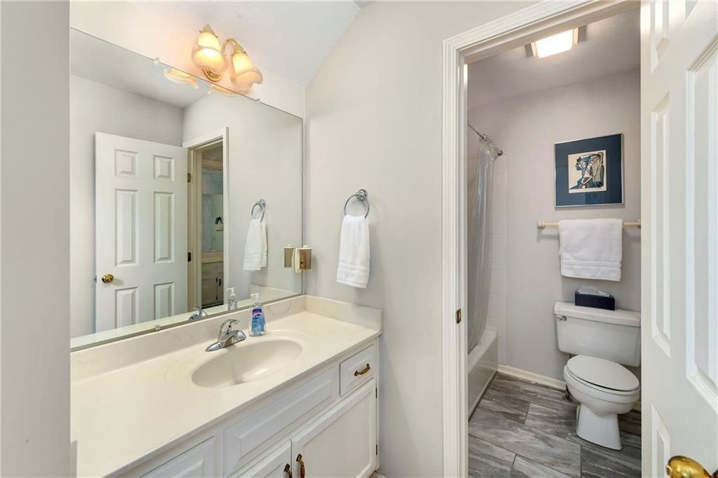 Photo 38 of 84 - 9006 W 139th Terrace