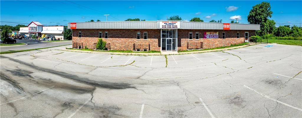 2807 N Broadway Street — photo 1