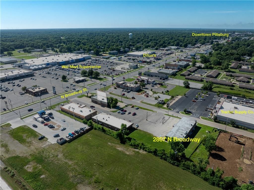 2807 N Broadway Street — photo 3