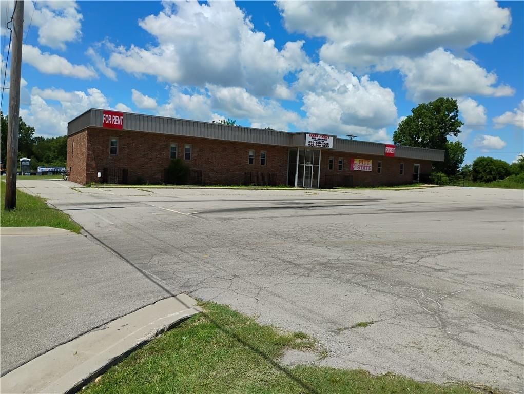 2807 N Broadway Street — photo 4