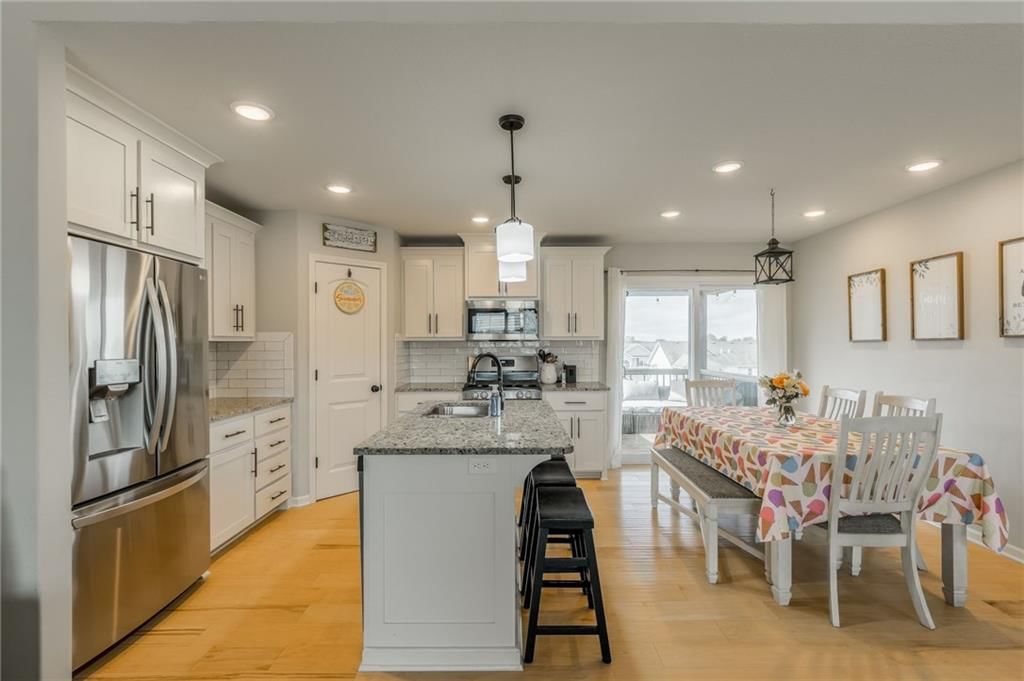 Photo 5 of 38 - 1603 CHESTNUT Street