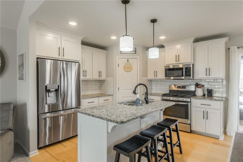 Photo 6 of 38 - 1603 CHESTNUT Street