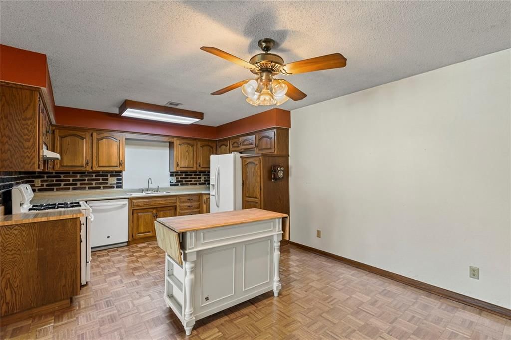 28543 W 85th Terrace — photo 7