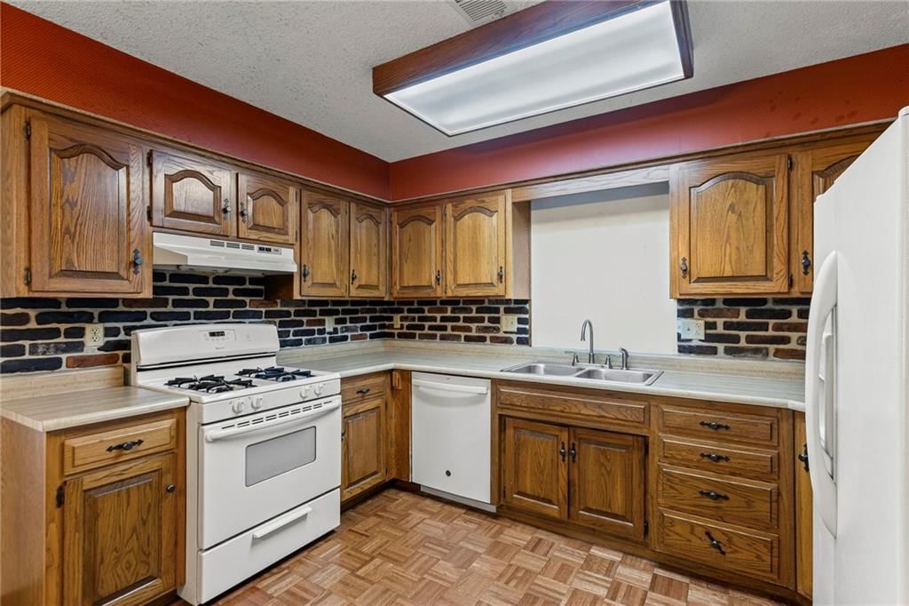 28543 W 85th Terrace — photo 9