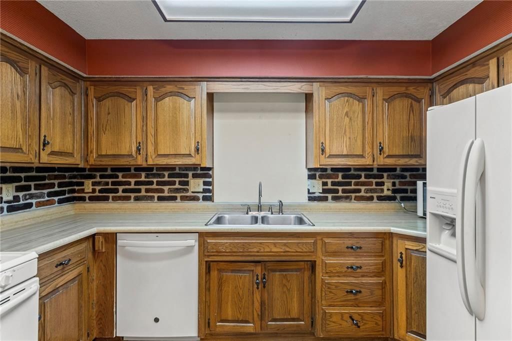 28543 W 85th Terrace — photo 10