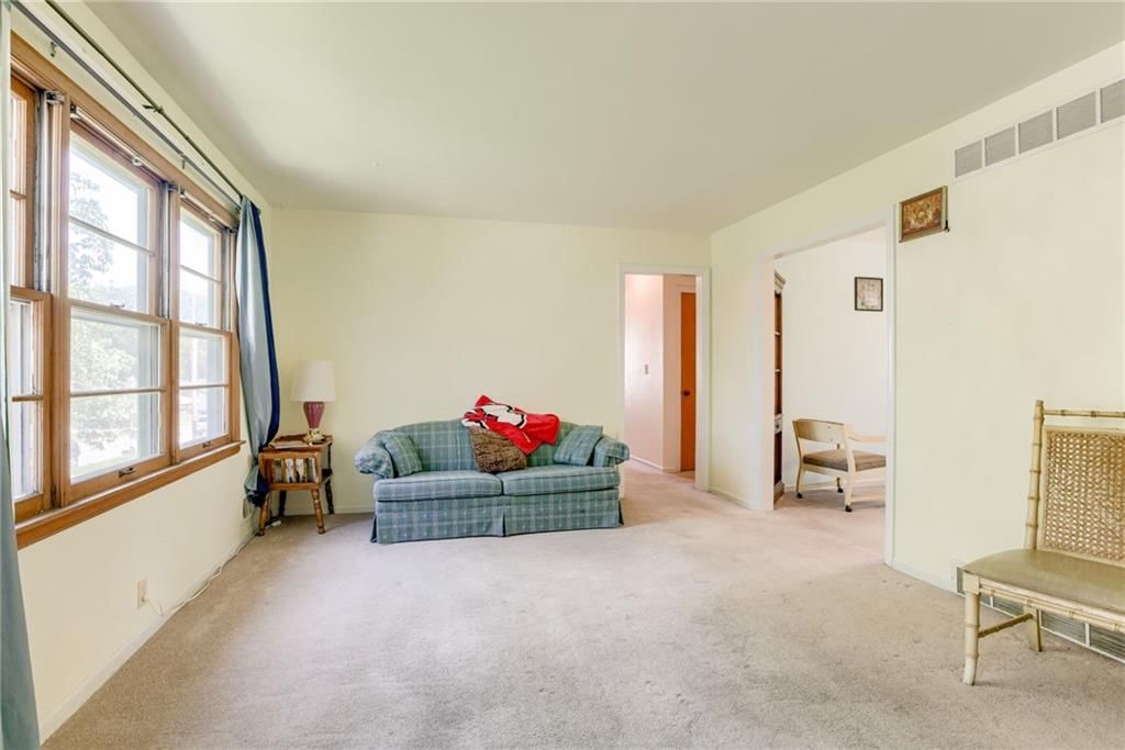Photo 7 of 33 - 8617 E 52nd Street