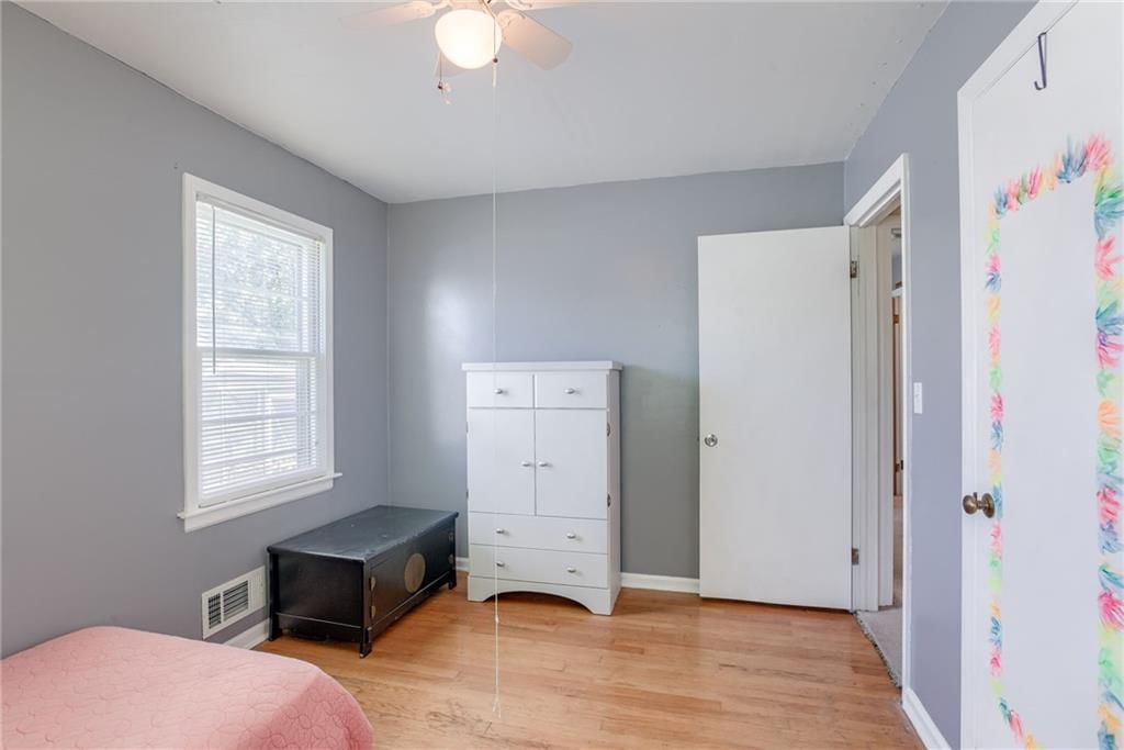 Photo 23 of 33 - 8617 E 52nd Street