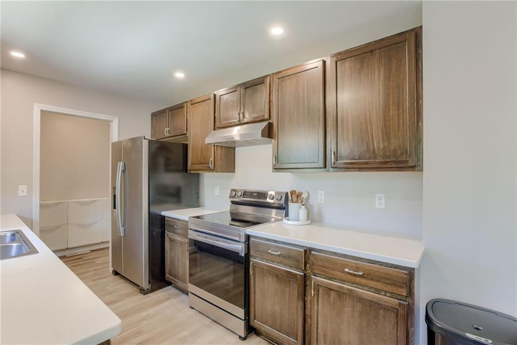 904 N Parkway Drive — photo 9