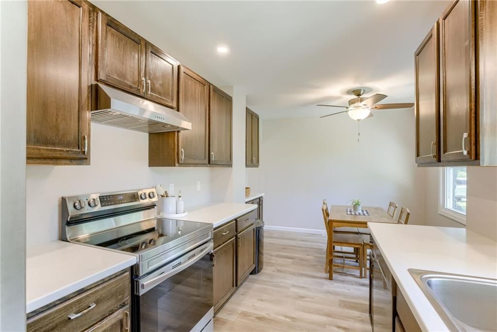 904 N Parkway Drive — photo 10