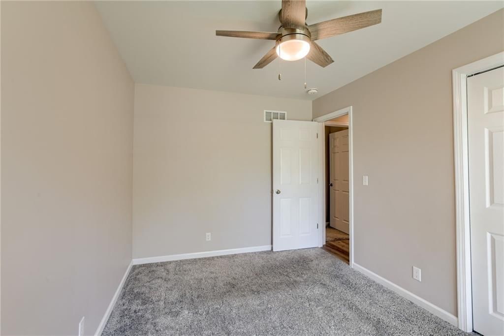 904 N Parkway Drive — photo 18