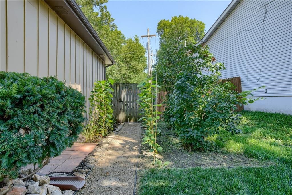 904 N Parkway Drive — photo 28