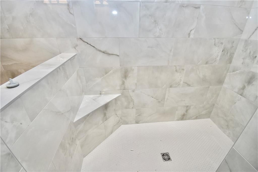 8312 NE 76th Terrace — photo 32