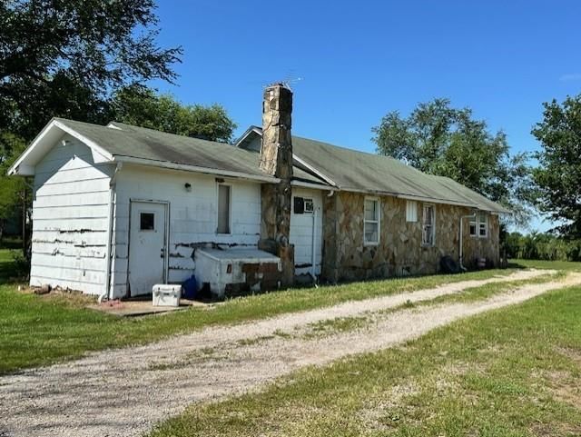12074 S 1600 Road — photo 2
