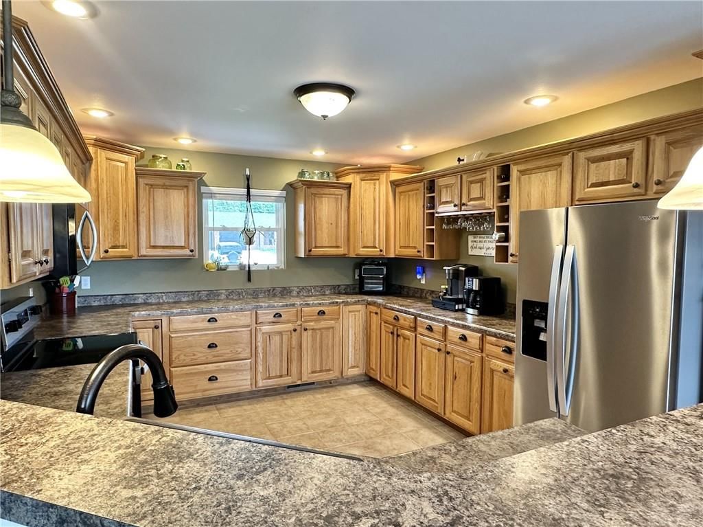 Photo 9 of 38 - 2101 Mariner Road