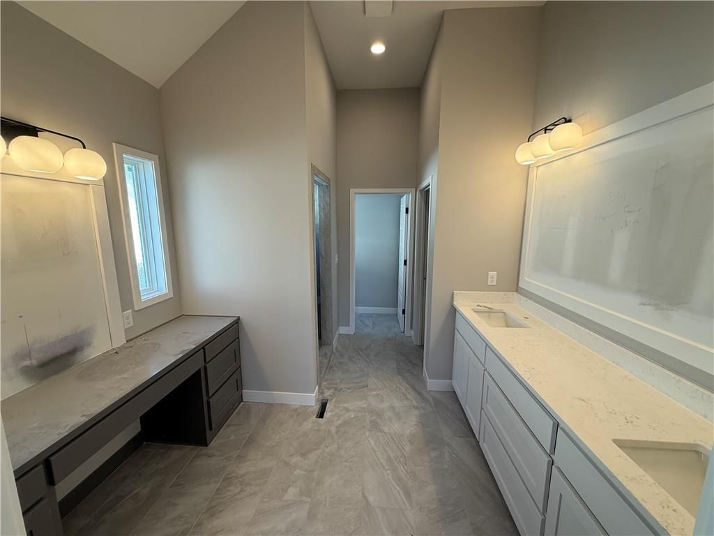 7040 NW Forest Lakes Drive — photo 9