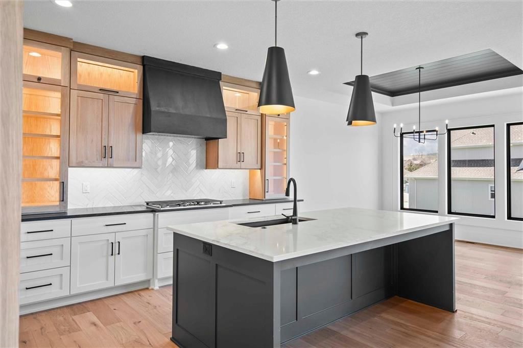 8020 Round Prairie Street — photo 9
