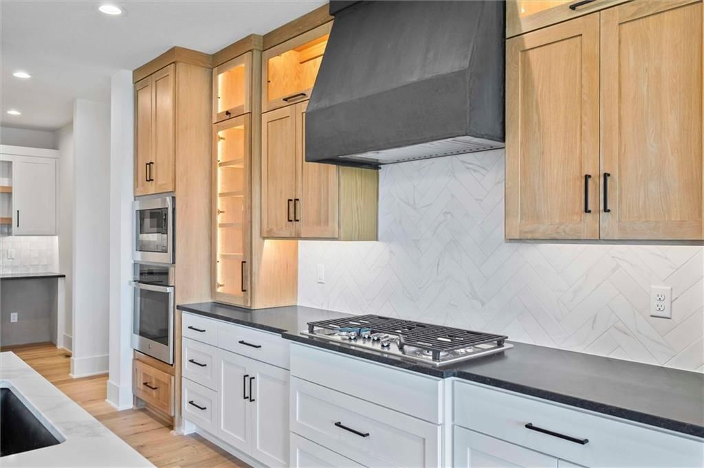 8020 Round Prairie Street — photo 10