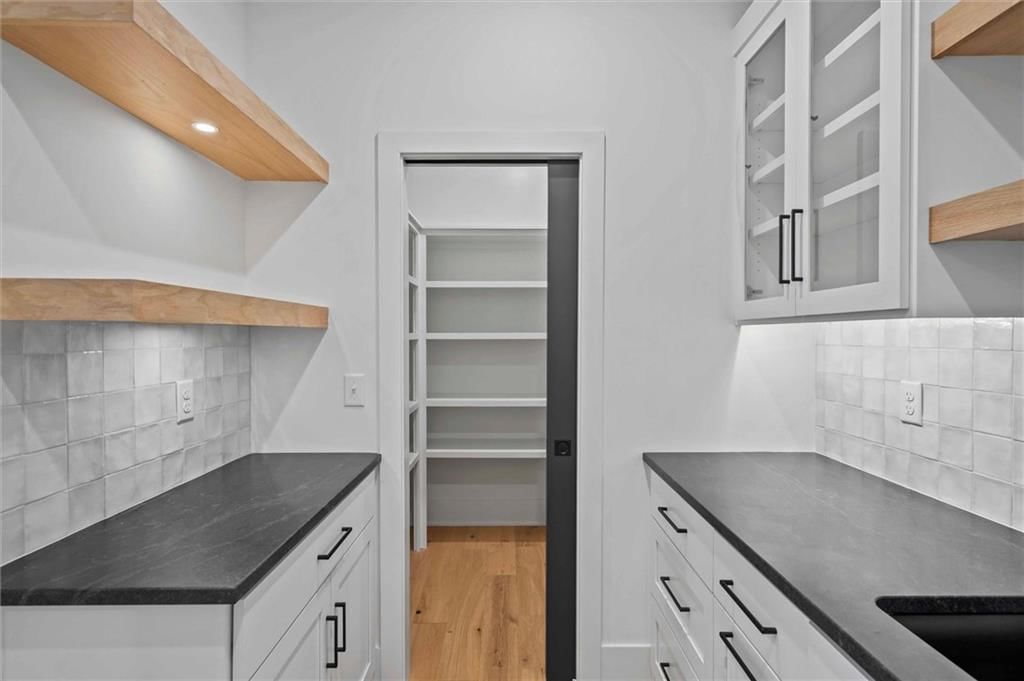 8020 Round Prairie Street — photo 13