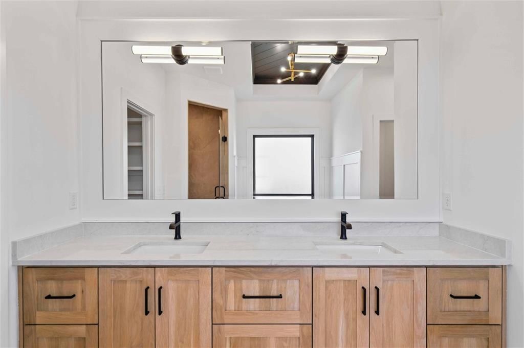 8020 Round Prairie Street — photo 22