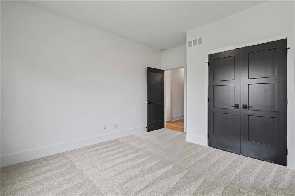8020 Round Prairie Street — photo 28