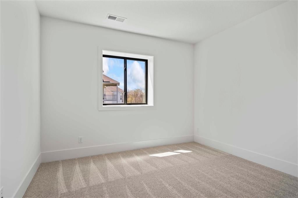 8020 Round Prairie Street — photo 34