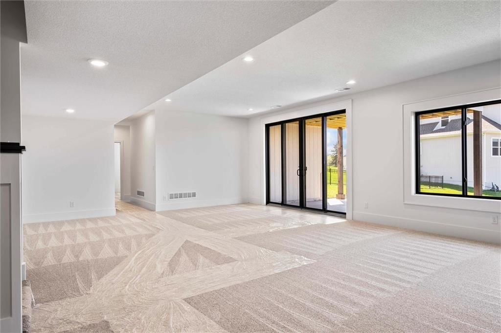 8020 Round Prairie Street — photo 41