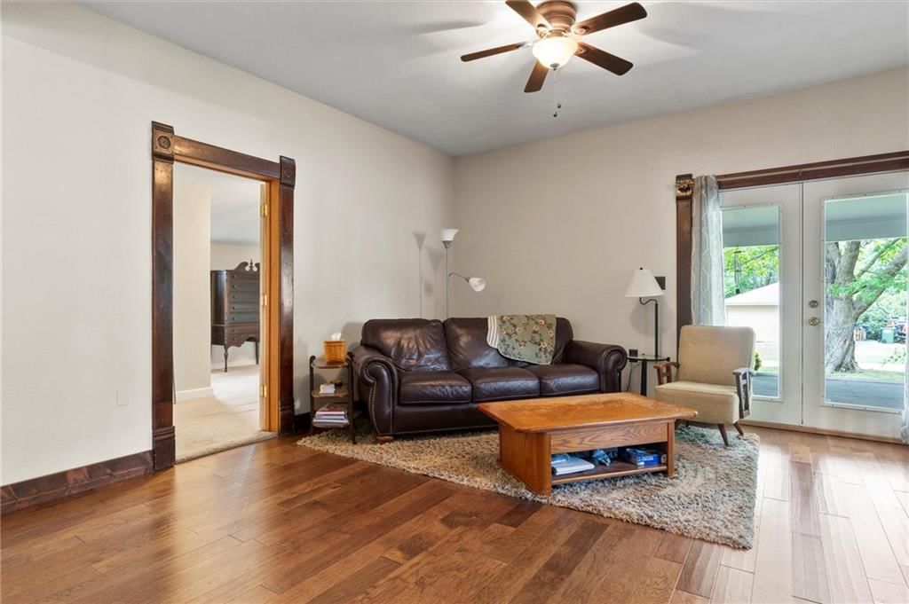 308 N Clark Street — photo 11