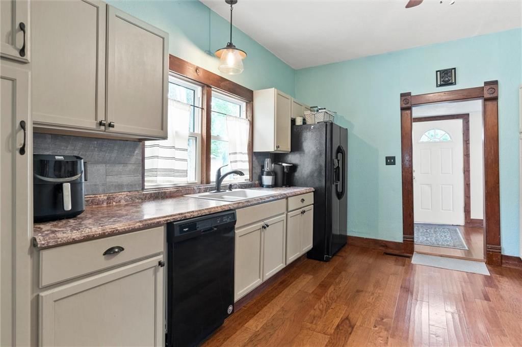 308 N Clark Street — photo 15