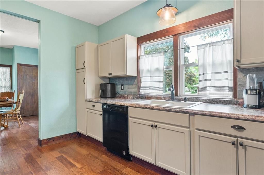 308 N Clark Street — photo 17