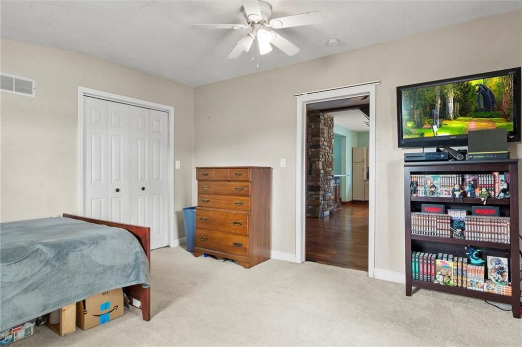 308 N Clark Street — photo 25