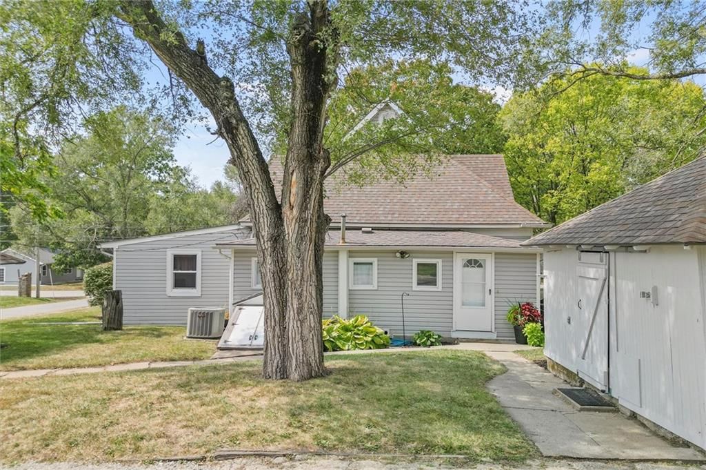 308 N Clark Street — photo 35