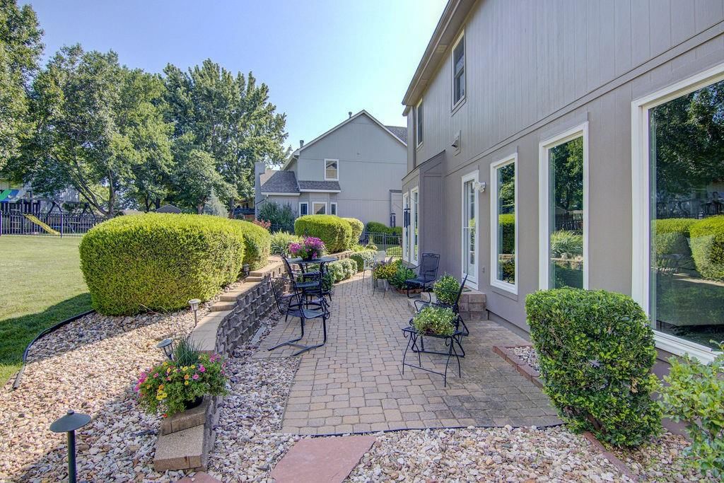 13904 W 110th Terrace — photo 31