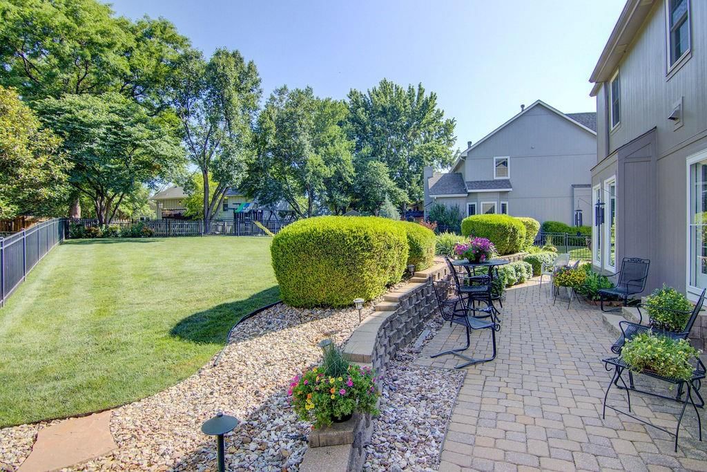 13904 W 110th Terrace — photo 32