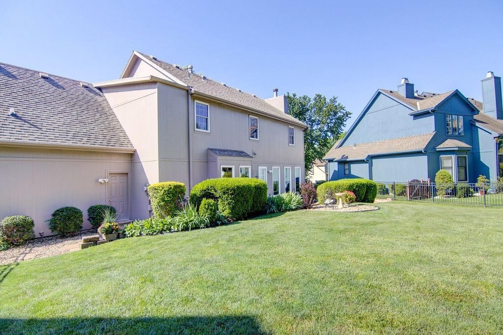 13904 W 110th Terrace — photo 34