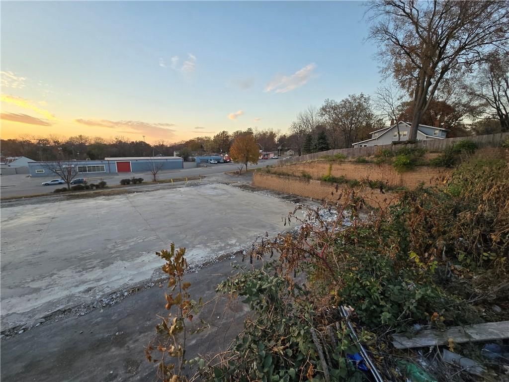 11200 E Truman Road — photo 11